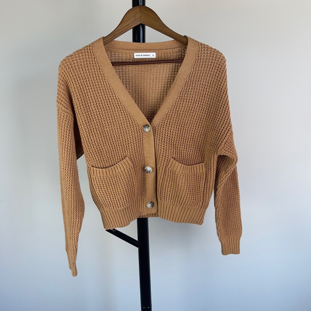 Moon & Madison Tan Waffle Knit Button Front Cardigan Sweater Small Brown Pocket